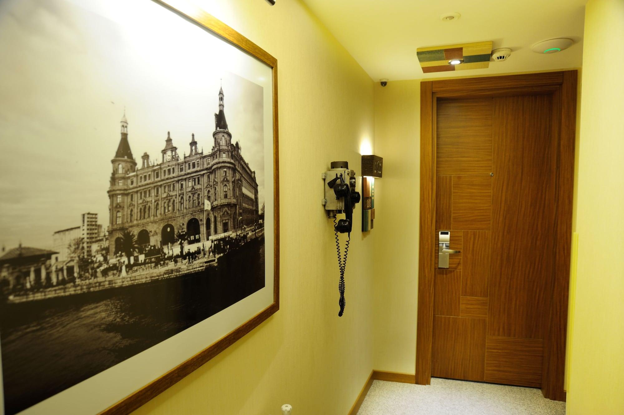 Collage Taksim Hotel Istambul Extérieur photo