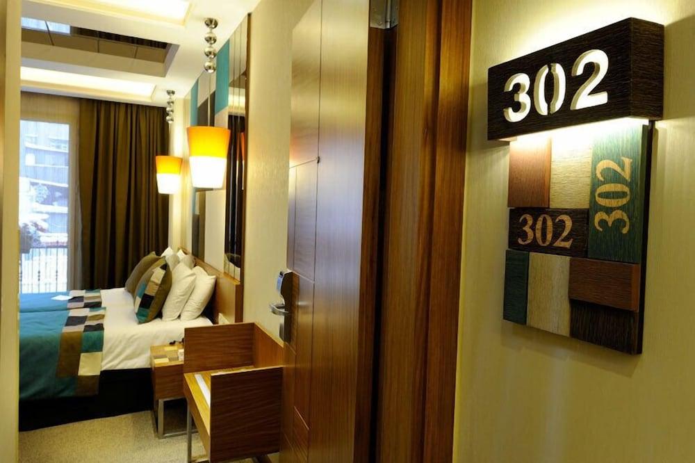 Collage Taksim Hotel Istambul Extérieur photo