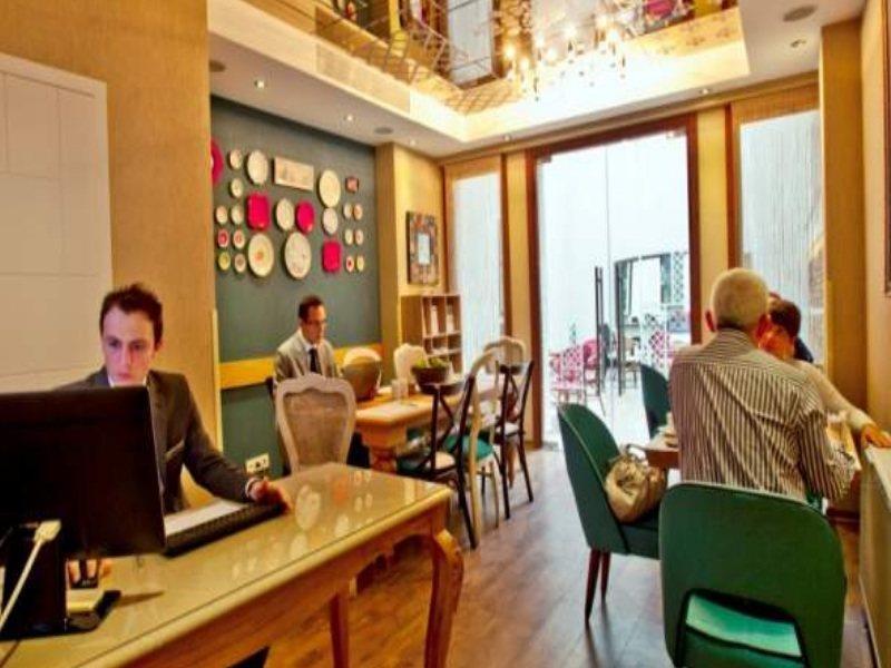 Collage Taksim Hotel Istambul Extérieur photo