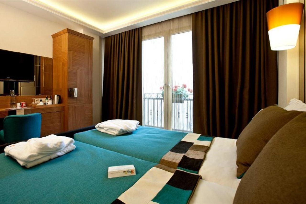 Collage Taksim Hotel Istambul Extérieur photo