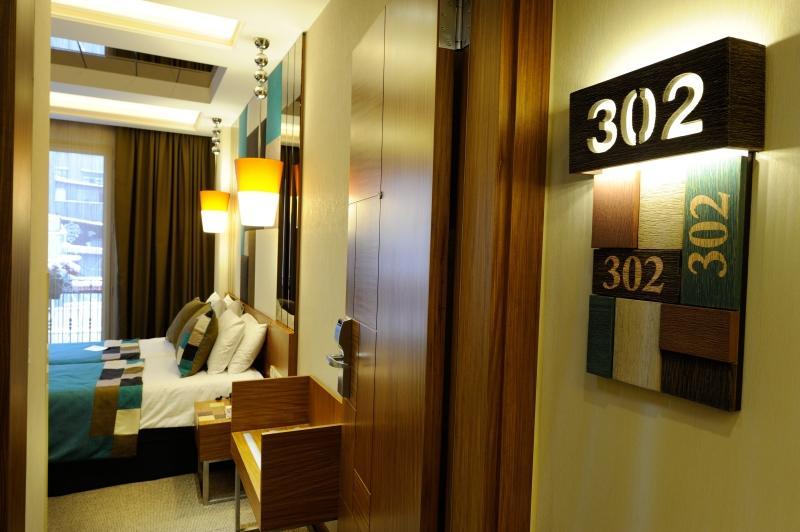 Collage Taksim Hotel Istambul Extérieur photo